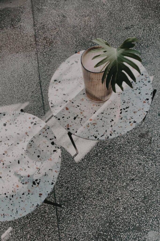 design polska pracownia marmur minimalizm piękne dodatki do wnętrz  stolik z marmurowym blatem 