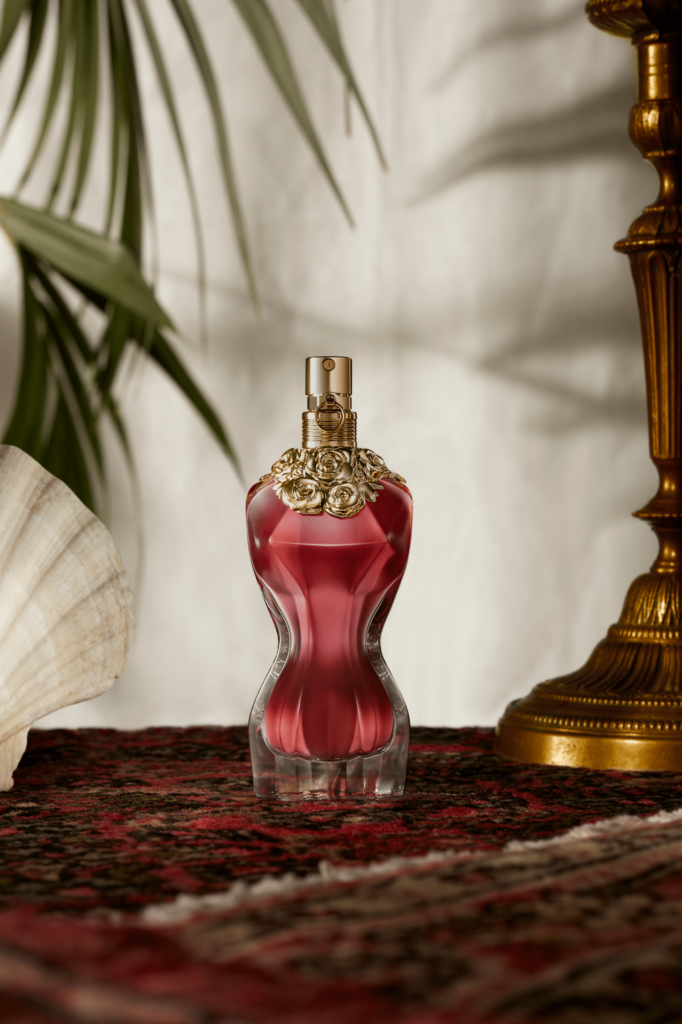 piękny flakonik perfum wyjątkowe perfumy 