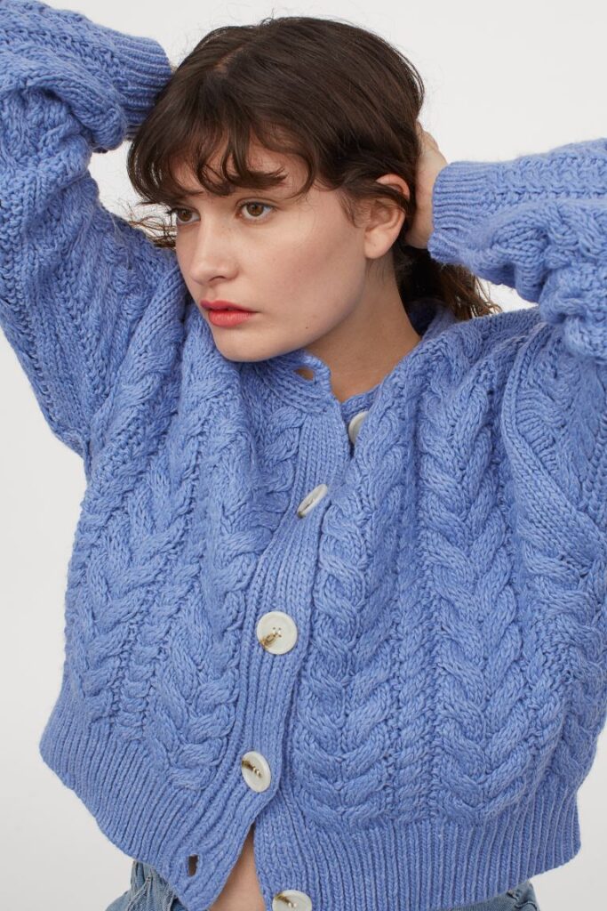 błękitny sweter h&m błękit baby blue niebieski sweterek kardigan sweter na jesień piękny sweter